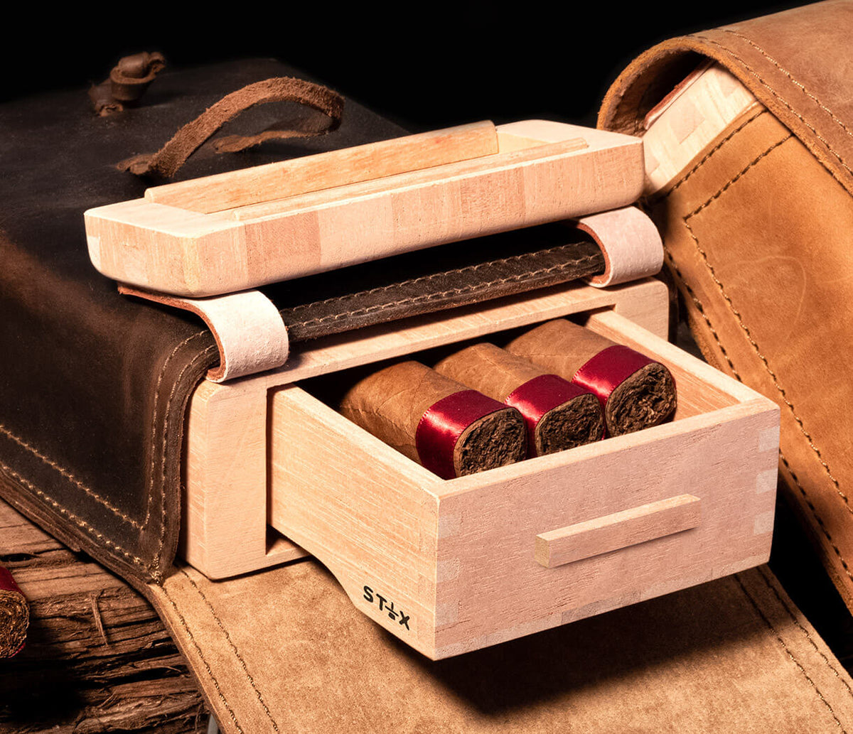 Cigar Luggage Leather Travel Satchel "CL3" Benchmark Humidors