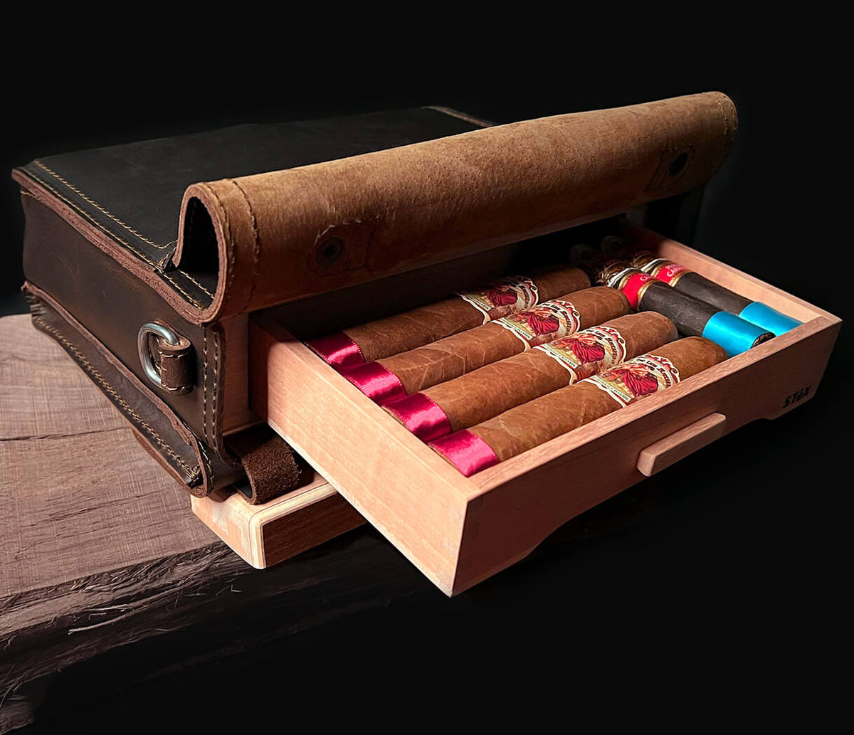 Cigar Luggage Front Pocket Leather Satchel "CL4" Benchmark Humidors