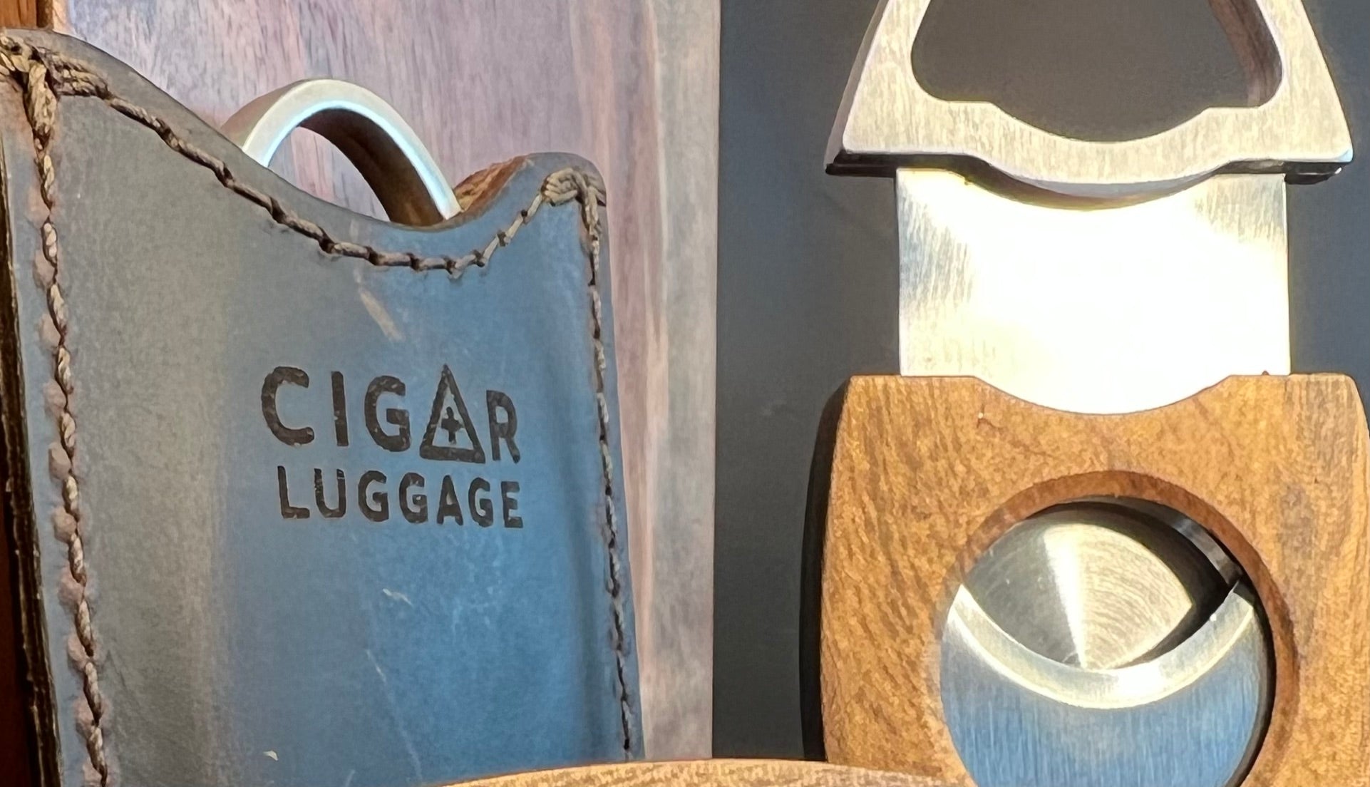 Cigar Luggage Cutter Case with Benchmark Perfecto Cutter